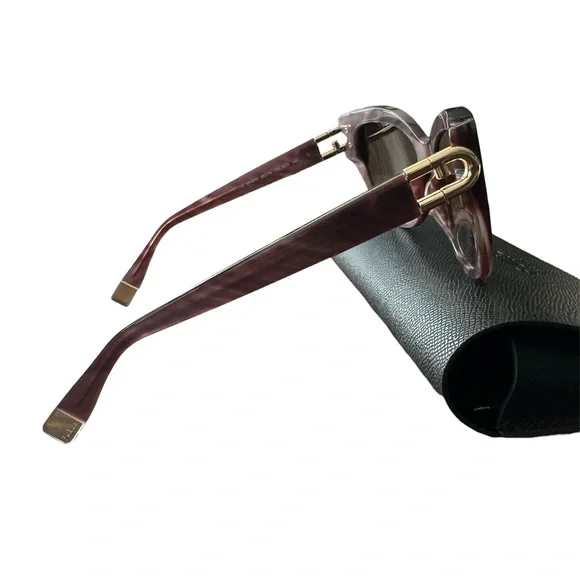 Furla Plum Marble Oversized Cat Eye Sunglasses with Gold Arch Logo w/case nwot - Picture 2 of 4